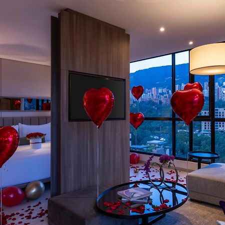 Hotel York Luxury Suites Medellin By Preferred Dış mekan fotoğraf A bedroom at the hotel