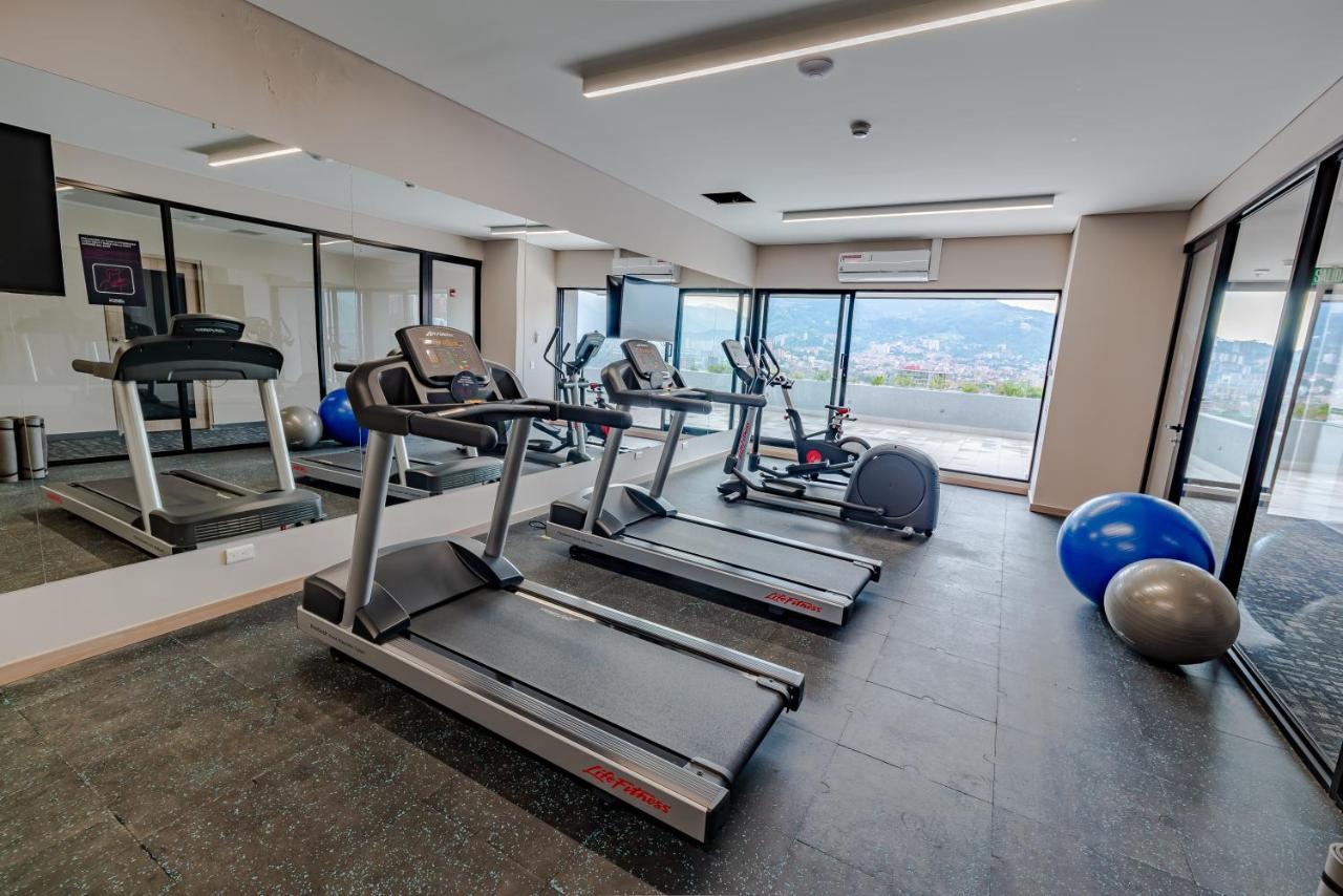 Hotel York Luxury Suites Medellin By Preferred Dış mekan fotoğraf The gym at the hotel