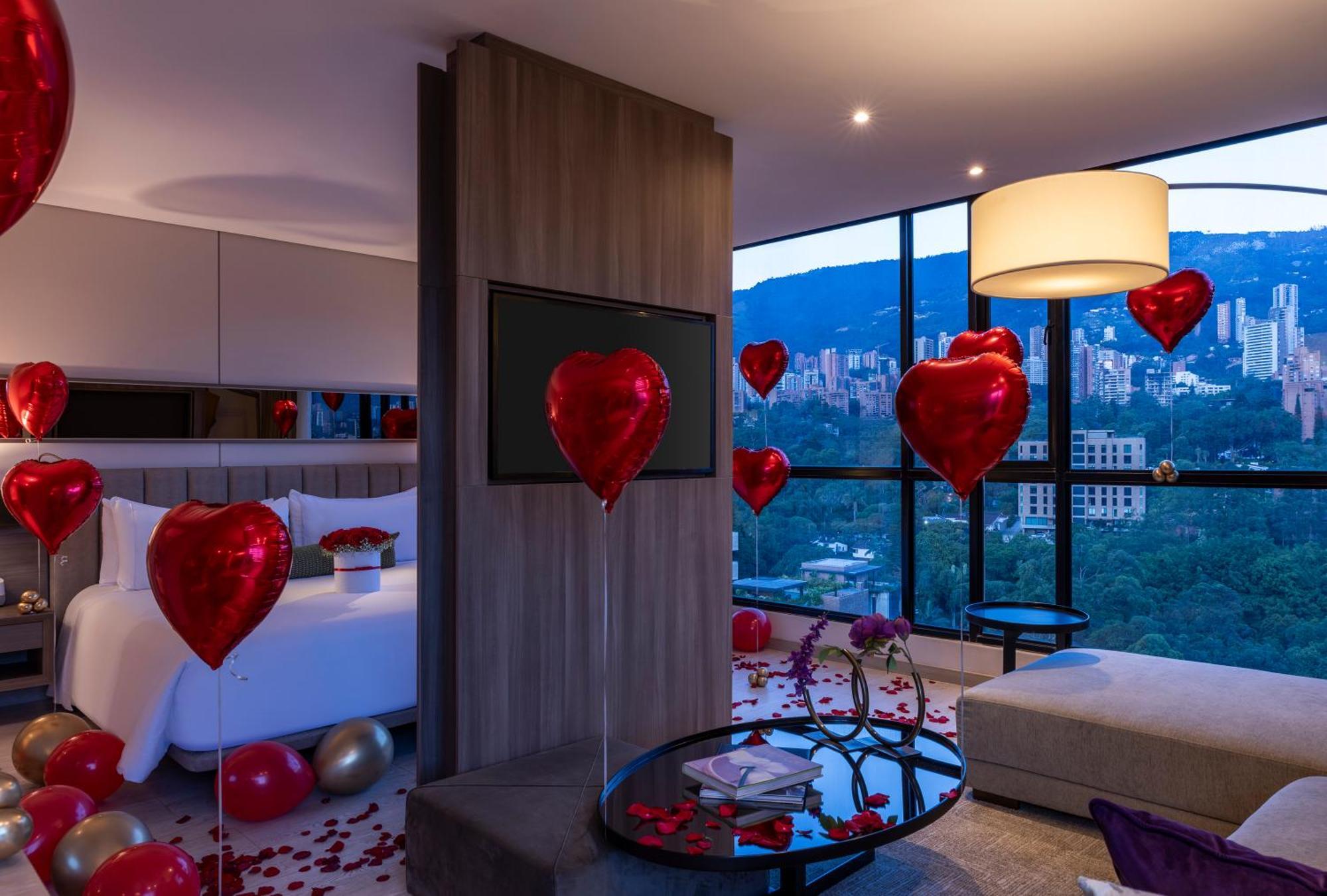 Hotel York Luxury Suites Medellin By Preferred Dış mekan fotoğraf A bedroom at the hotel