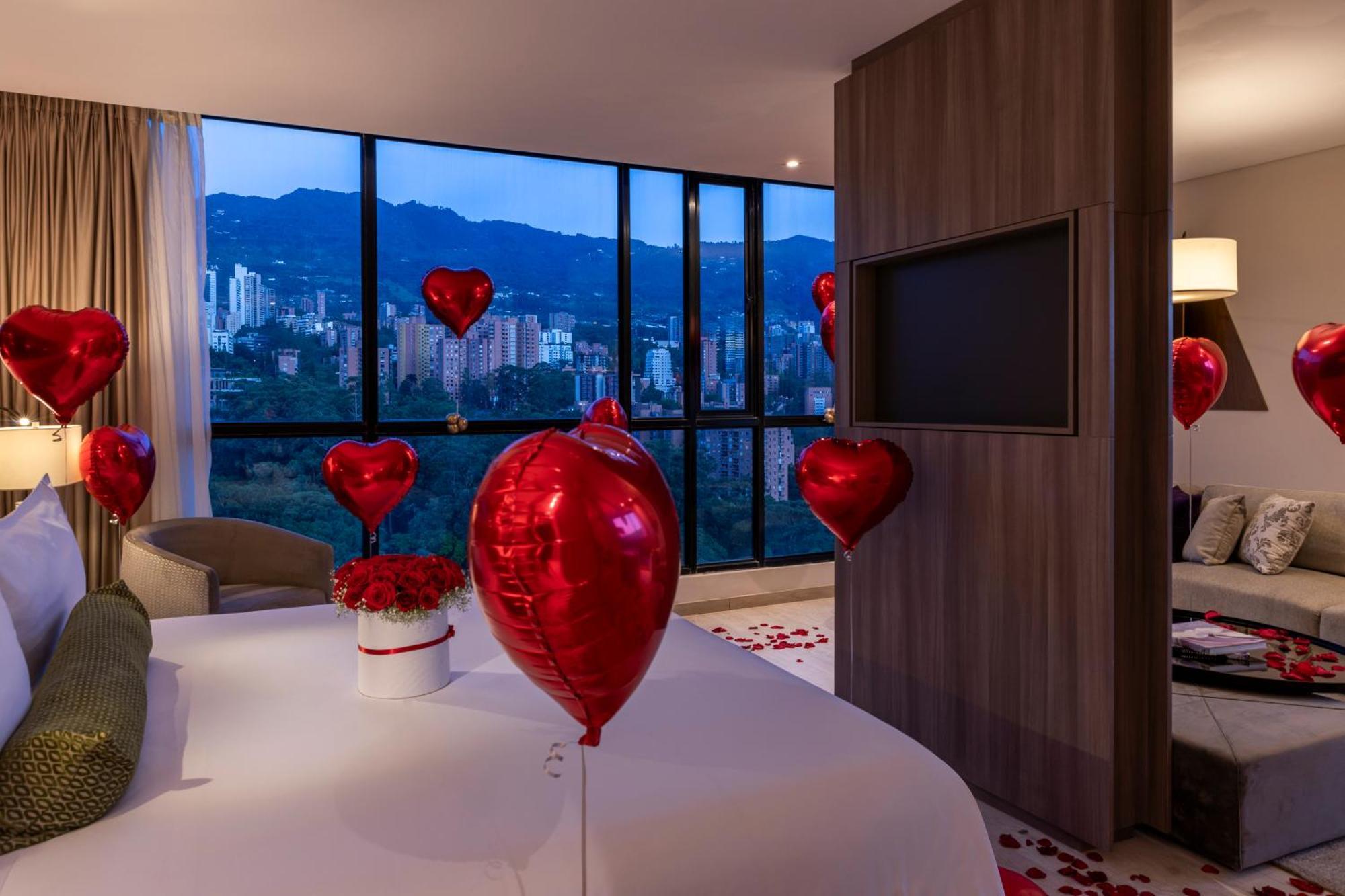 Hotel York Luxury Suites Medellin By Preferred Dış mekan fotoğraf A room at the hotel