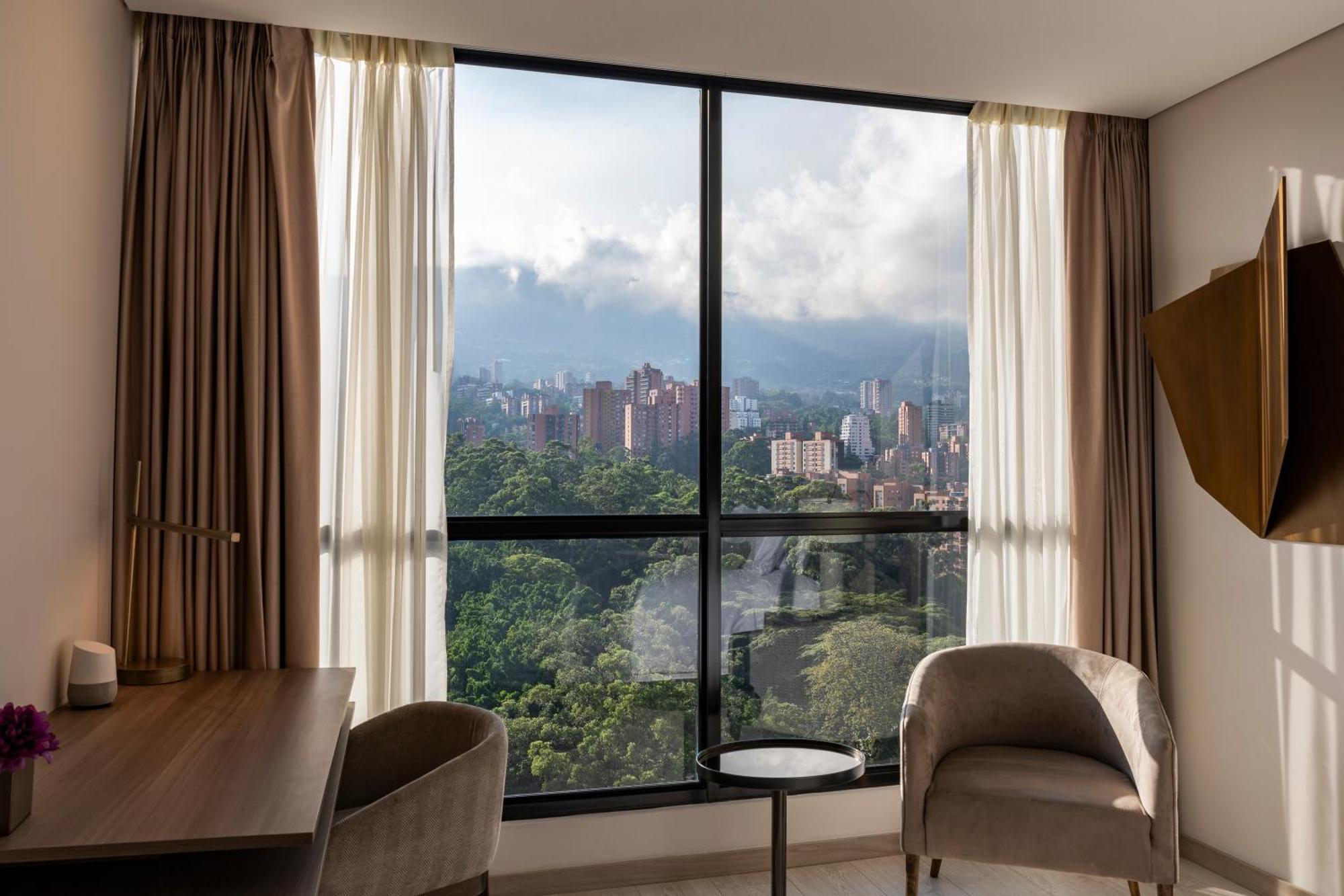 Hotel York Luxury Suites Medellin By Preferred Dış mekan fotoğraf View from a room